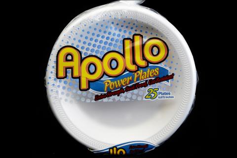 Retail pack of 25 count Apollo brand 9 inches white foam plates
